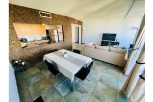 900 Bay Dr 411, Miami Beach