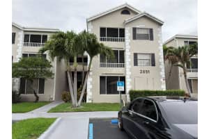 2851 N Oakland Forest Dr 305, Oakland Park