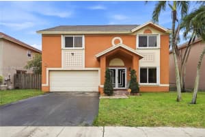1421 Sw 97th Ave, Pembroke Pines