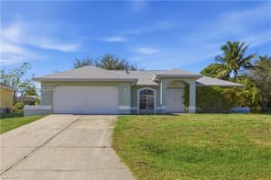 826 Se 5th Ct 826, Cape Coral