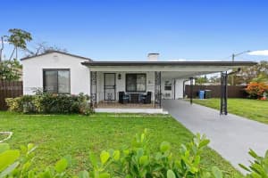 1608 Ne 34th St, Oakland Park