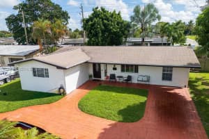 8740 Nw 11th St, Pembroke Pines