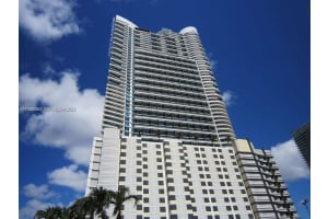 60 Sw 13th St 2218, Miami