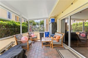 337 Waterside Dr 337, Hypoluxo