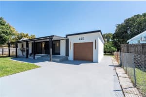 220 Nw 144th St, Miami