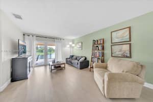 16382 Sw 75th St, Miami