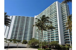 100 Bayview Dr 528, Sunny Isles Beach