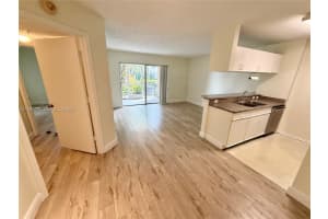 410 S Park Rd 1-105, Hollywood