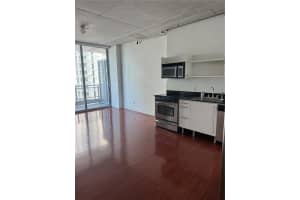 690 Sw 1st Ct 2330, Miami