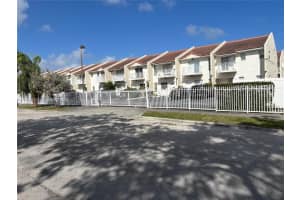 2050 Ne 140th St 12, North Miami Beach