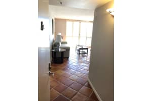 19901 E Country Club Dr 2206, Aventura