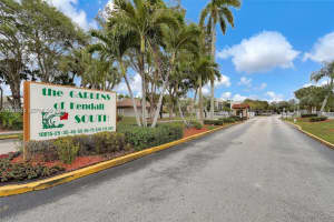 10825 Sw 112 Av 6-215, Miami