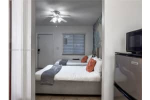 750 Collins Ave 302, Miami Beach