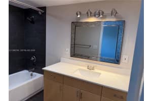 9355 Sw 8th St 305, Boca Raton
