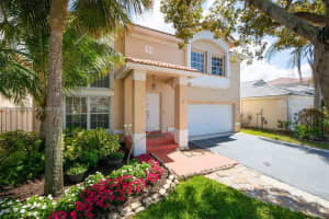 161 W Granada Ave, Weston