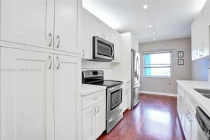 4001 Hillcrest Dr 817, Hollywood