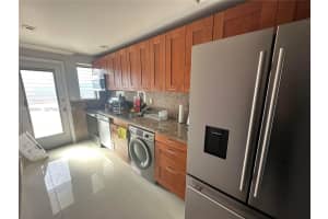 1450 Ne 170th St 306, North Miami Beach