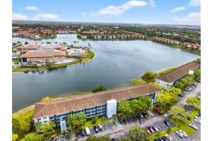 1301 Sw 134th Way 313b, Pembroke Pines