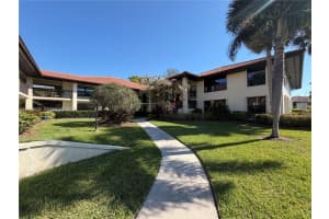 301 Sw South River Dr 104, Stuart
