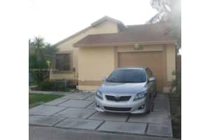 1020 Sw 111th Ave, Pembroke Pines