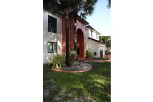 19262 Nw 89th Ave, Hialeah