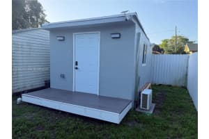 1608 Nw 51st Ter E, Miami