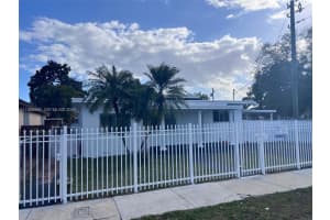 3090 Nw 29th St, Miami 3090 Nw 29th St, Miami