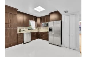 770 Ne 199th St 204f, Miami