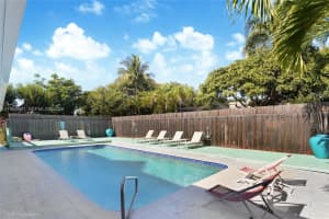 212 Sw 1st Ave, Hallandale Beach
