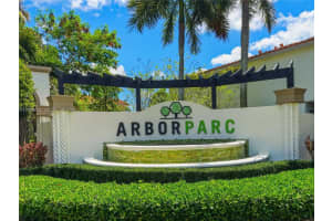 6011 Woods Edge Cir 6011, Riviera Beach