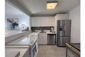 3301 N Country Club Dr 104, Aventura