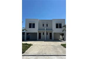 2800 Sw 5th St 2800, Miami