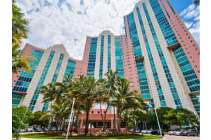 3370 Hidden Bay Dr 1814, Aventura