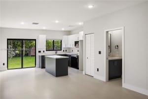 122 Nw 5th Ave, Hallandale Beach