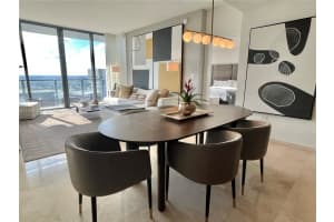 88 Sw 7th St 2404, Miami