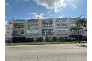6125 W 20th Ave 306, Hialeah