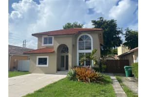 7632 Nw 166th Ter, Hialeah