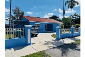 4621 Sw 99th Ct, Miami