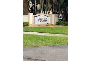 543 Racquet Club Rd 33, Weston