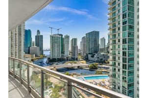 90 Sw 3rd St 2013, Miami