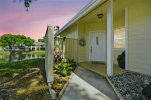 2074 Champions Way, North Lauderdale