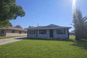 338 Sw 8th Ave Sw ., Vero Beach