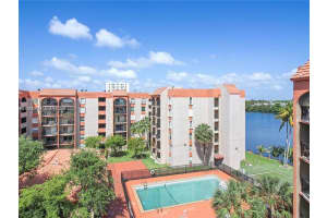 5199 Nw 7th St 111, Miami