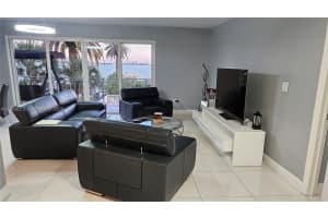 11111 Biscayne Blvd 3f, Miami