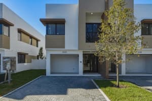 4150 S Oak Pl, Dania Beach