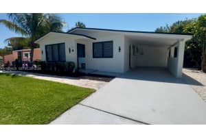 740 Ne 43rd Ct, Deerfield Beach