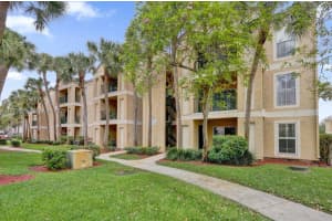 949 Riverside Dr 417, Coral Springs