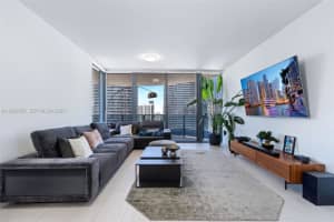 1000 Brickell Plz 2812, Miami