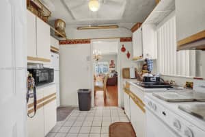 1451 Nw 43rd St, Miami