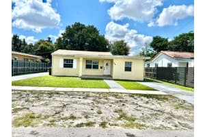 350 E 58th St, Hialeah